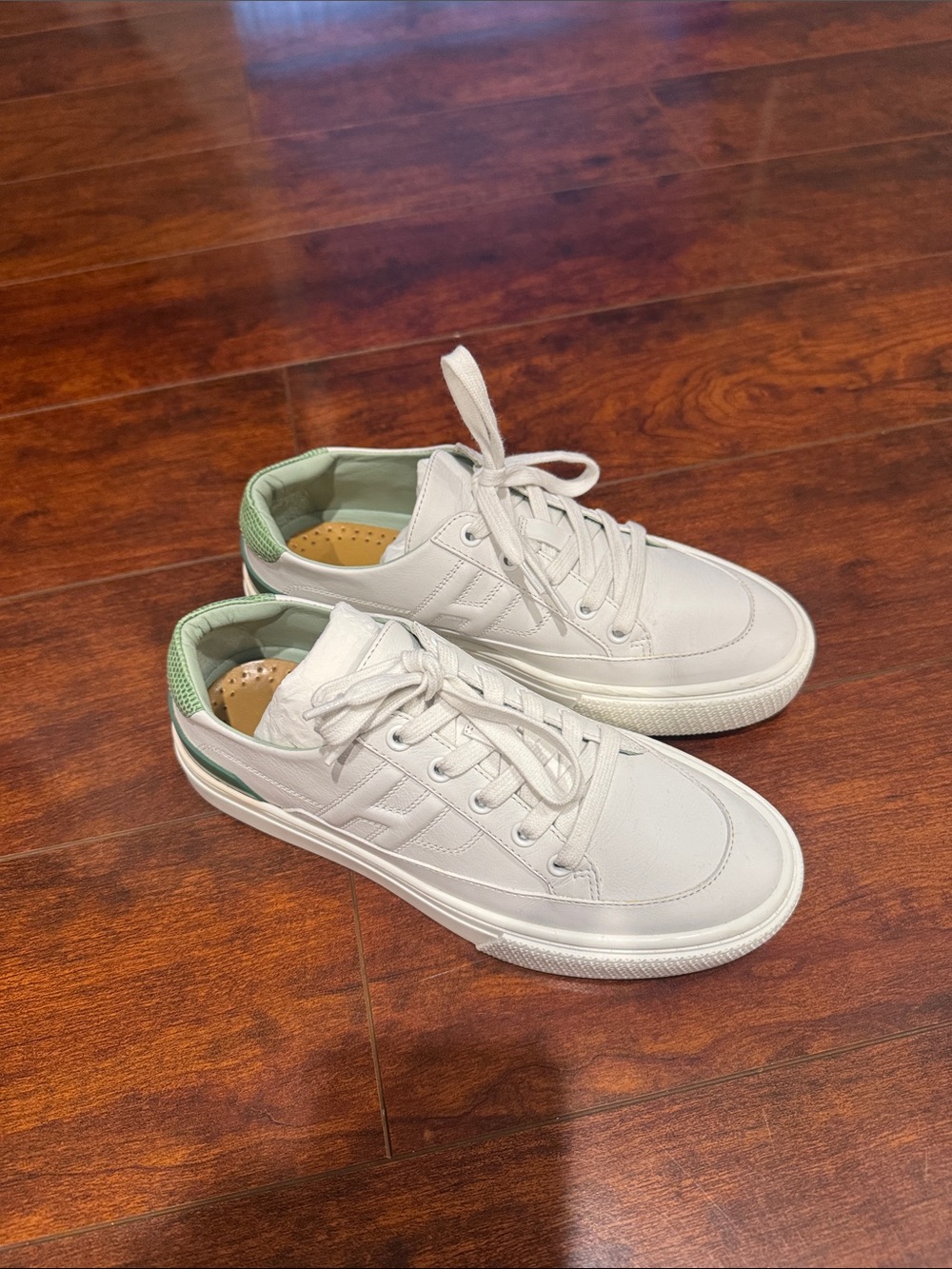 Hermes Women White Low-Top Sneakers with Green Accent